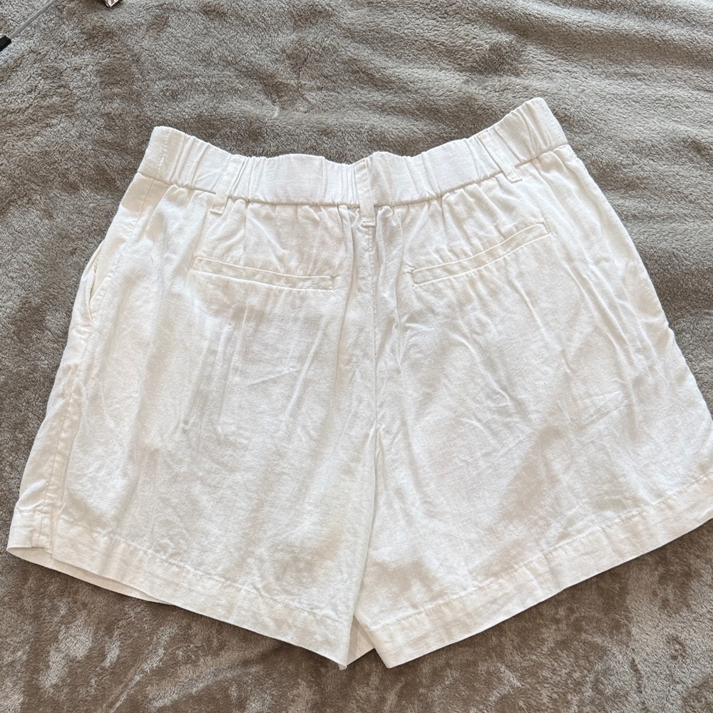 a new day White High-Waist Pleated Linen-Blend Shorts - Picture 2 of 3
